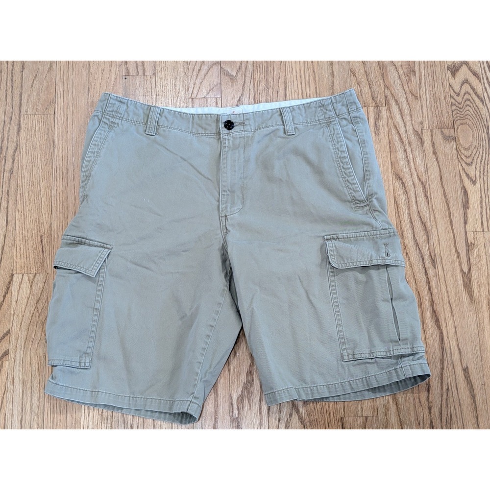 Men's Cargo Khaki Tan Shorts Dockers Size 33 relaxed casual fit flat front